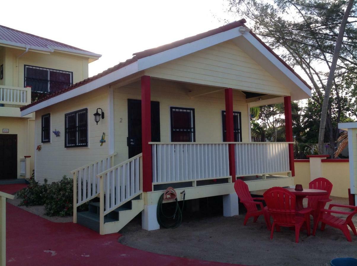 The White Horse Inn - Hopkins Village Beach Belize Екстериор снимка