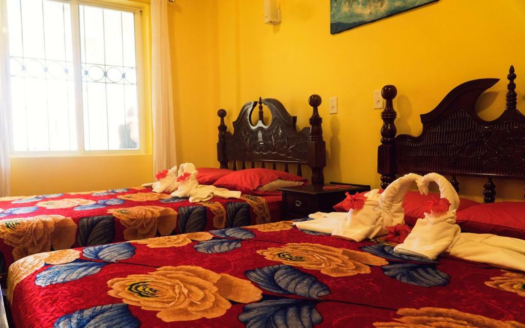 The White Horse Inn - Hopkins Village Beach Belize Екстериор снимка